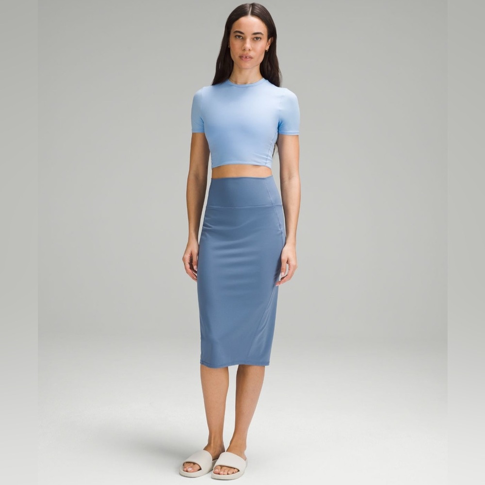 Lululemon Nulu HR Slimfit Skirt